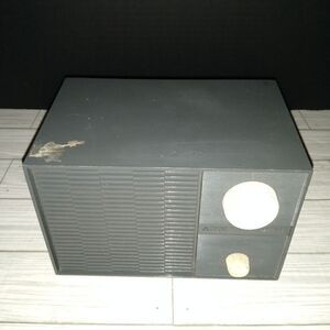 Vintage Admiral Grey Tube AM Radio Y2999